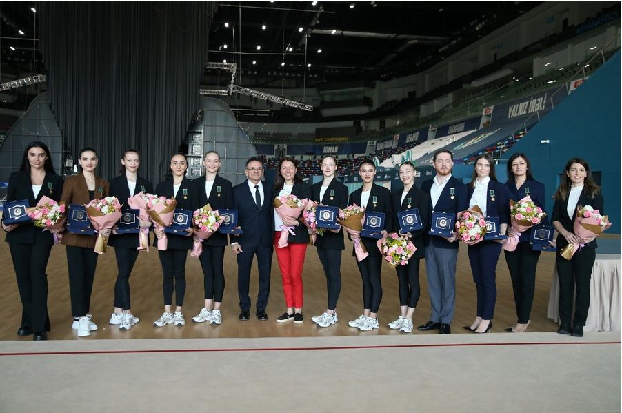 Азербайджанские гимнастки награждены юбилейной медалью "15-летие министерства оборонной промышленности (2005-2020)" (ФОТО)