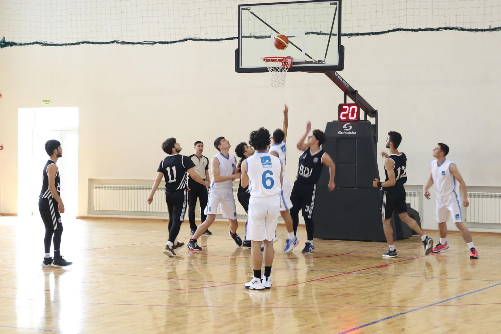 Bakı Ali Neft Məktəbində basketbol üzrə universitetlərarası ölkə birinciliyinin açılışı keçirilib (FOTO)