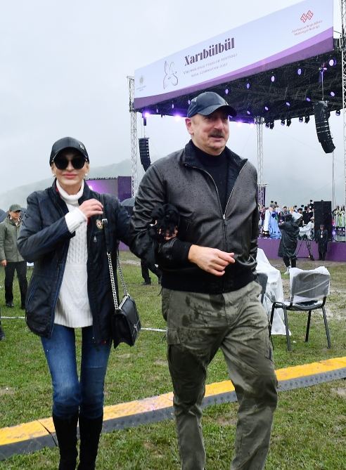 President Ilham Aliyev, First Lady Mehriban Aliyeva attend opening of 5th “Kharibulbul” International Folklore Festival  (PHOTO/VIDEO)