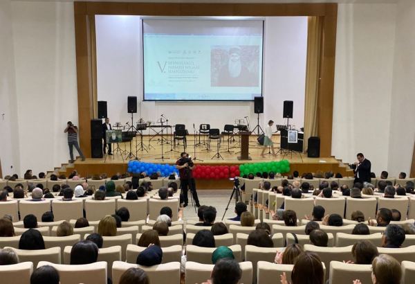 Ağdamda V Beynəlxalq “Həmzə Nigari” Simpoziumuna start verilib (FOTO)