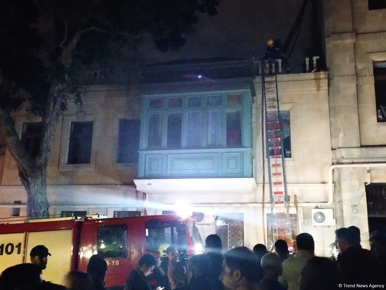 Пожар в жилом доме в Баку потушен (ФОТО/ВИДЕО) (Обновлено)