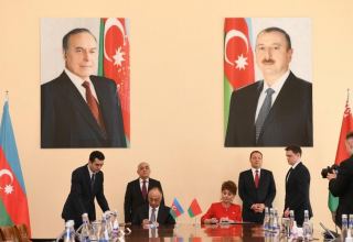Azerbaijani and Belarusian PMs sign documents in Baku (PHOTO)