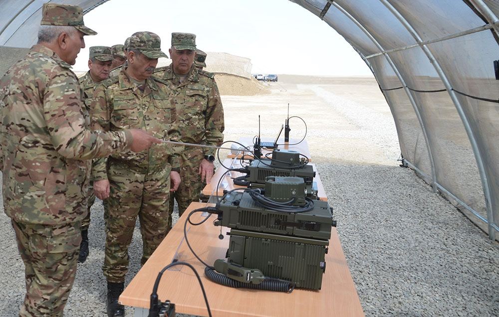 Проводятся комплексные тренировки с частями и подразделениями связи азербайджанской армии (ФОТО/ВИДЕО)