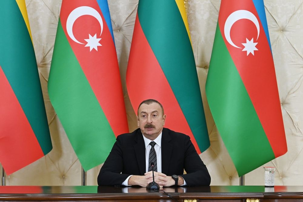 Президенты Азербайджана и Литвы выступили с заявлениями для печати (ФОТО/ВИДЕО)