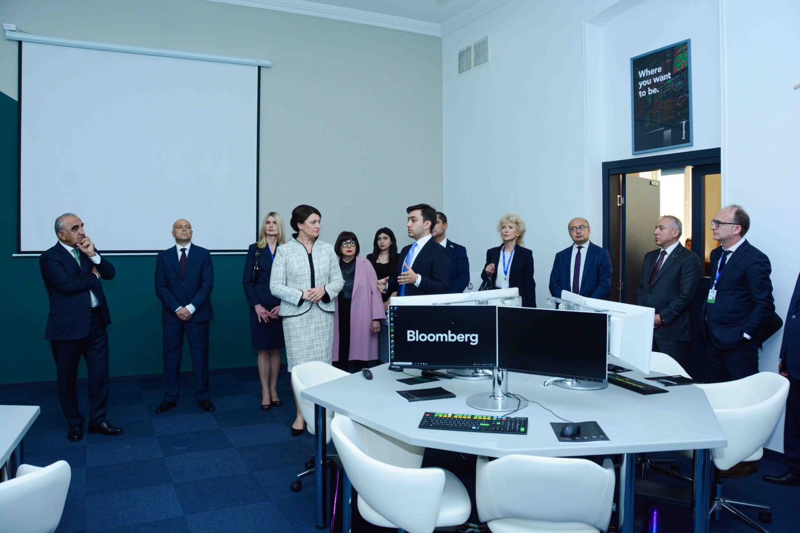 Litvanın Birinci xanımı UNEC-də litvalı diplomat və yazıçının adına yaradılan auditoriyanın açılışında iştirak edib (FOTO)