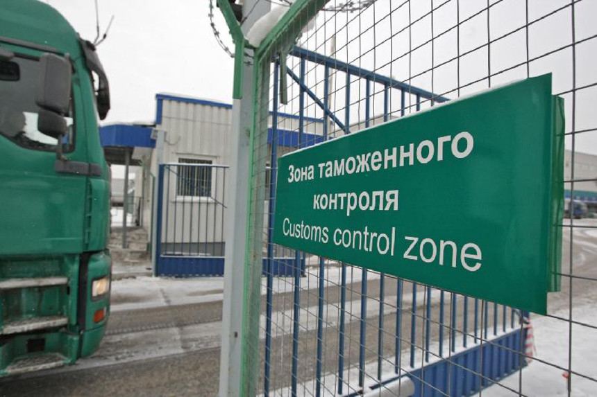 Казахстан не ведет таможенный контроль с пятью государствами ЕАЭС