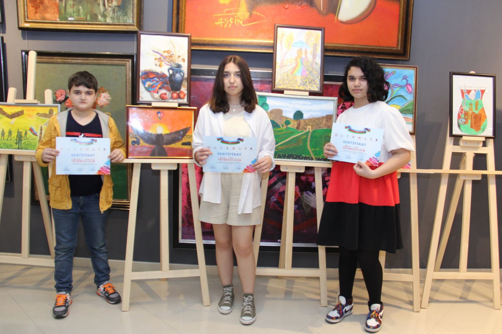 В Баку проходит фестиваль детского рисунка "Мой Азербайджан" (ФОТО)