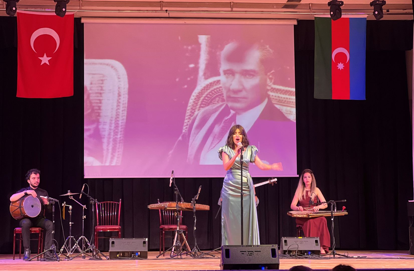 Азербайджанские народные песни и мугам прозвучали в Турции в исполнении участников проекта Gənclərə dəstək (ФОТО/ВИДЕО)