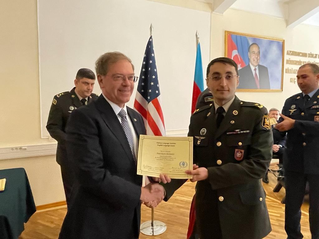 U.S. ambassador celebrates graduation of English language students from Azerbaijan's MoD Foreign Languages and Partnerships Center (PHOTO)