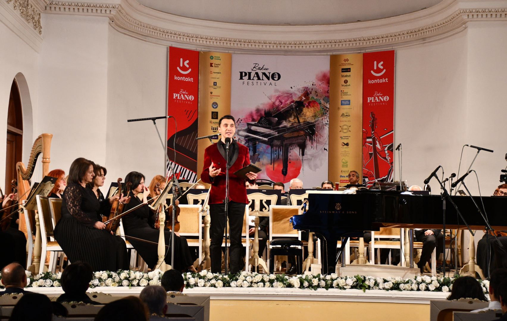 Первый Международный фортепианный фестиваль в Баку открылся выступлением Реми Женье и горячим танго (ВИДЕО, ФОТО)