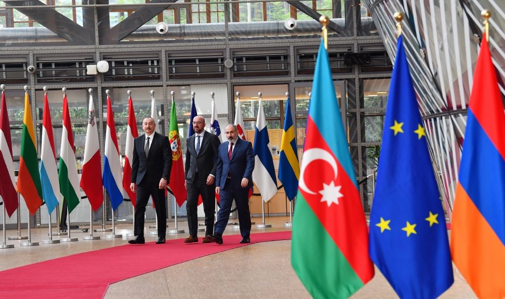 В Брюсселе состоялась встреча Президента Ильхама Алиева с президентом Совета Европейского Союза и премьер-министром Армении (ФОТО/ВИДЕО) (ОБНОВЛЕНО)