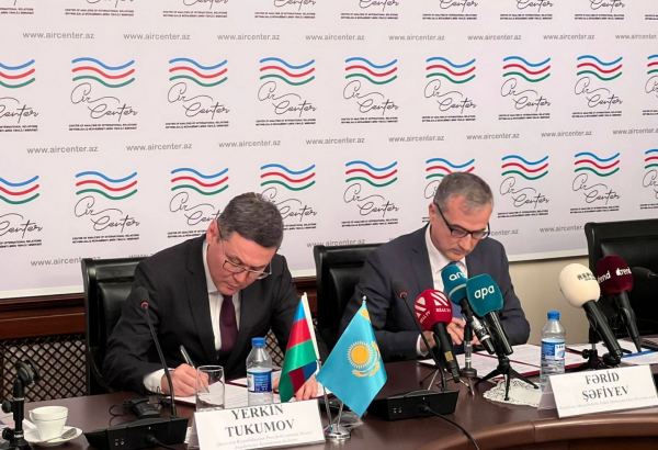 Azerbaijan, Kazakhstan sign memorandum on establishing Expert Council (PHOTO)