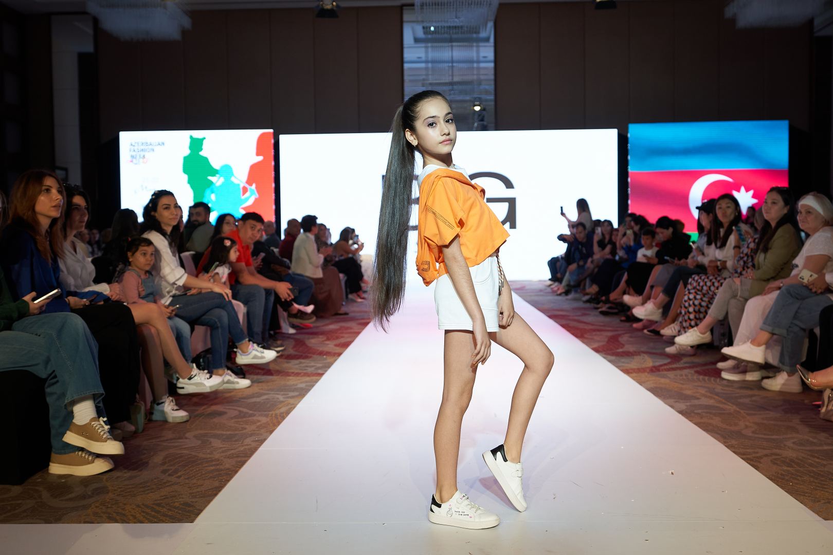 Приятный шок на Azerbaijan Fashion Week 2022 - на подиум вышли модели разного возраста, роста и веса (ФОТО)