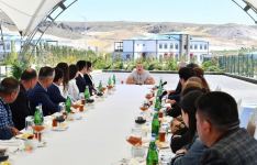 Президент Ильхам Алиев и Первая леди Мехрибан Алиева приняли участие в церемонии открытия первого этапа проекта «Умное село» в Зангиланском районе (ФОТО/ВИДЕО)