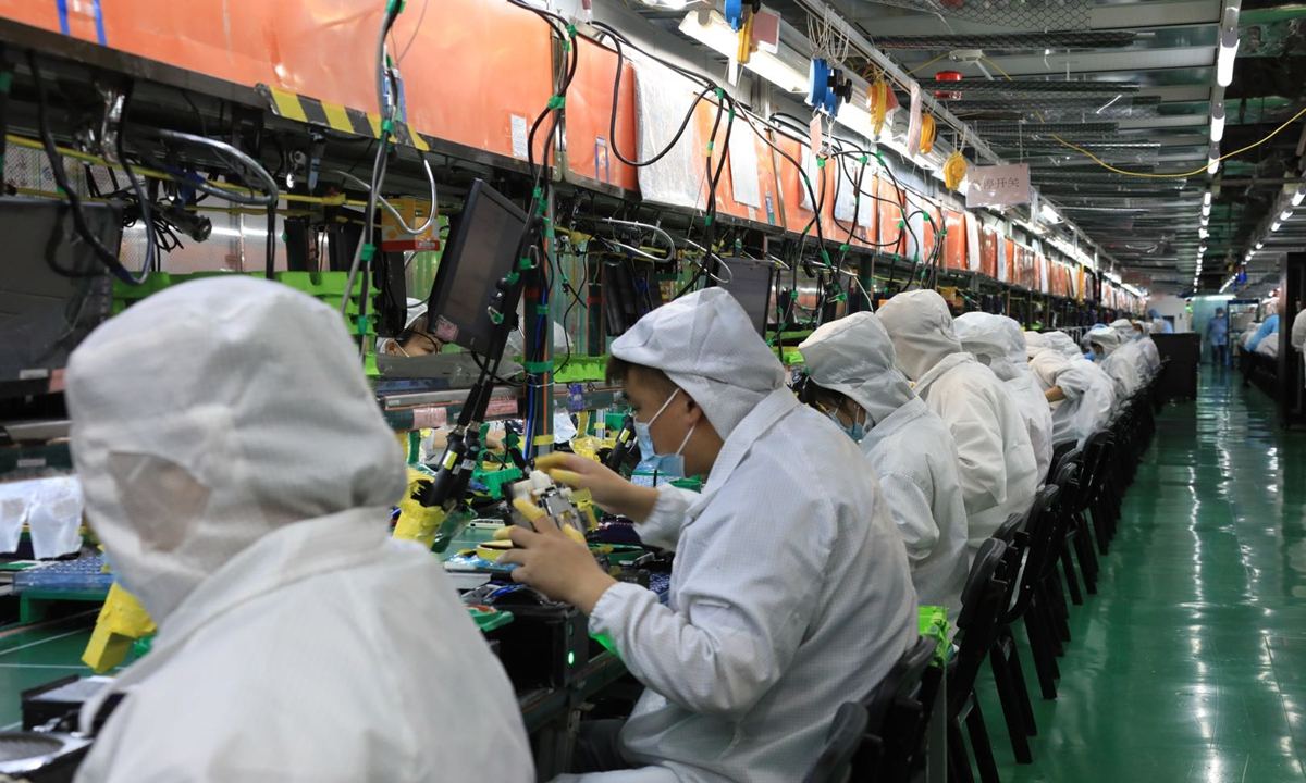 На китайском заводе Apple произошел третий бунт за месяц