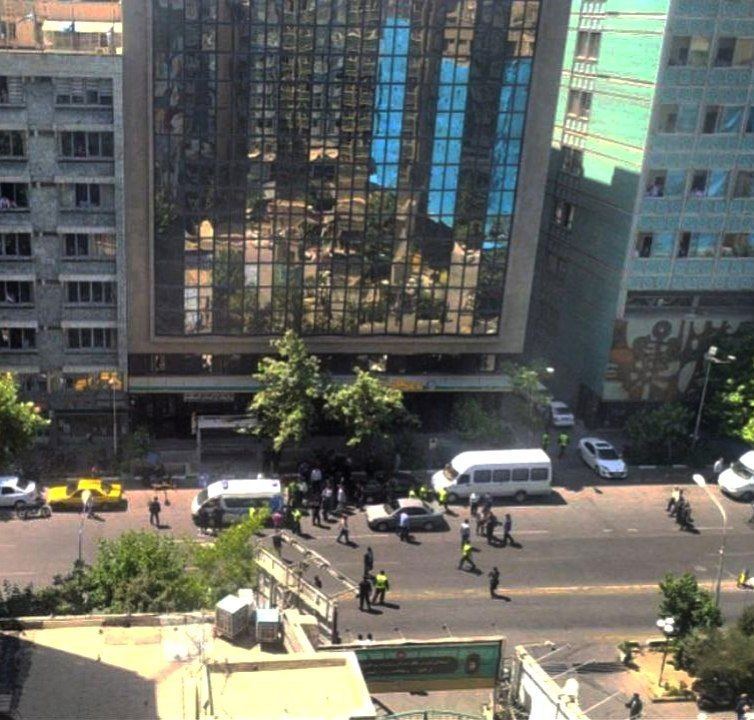 Tehranda atışma olub, 2 polis əməkdaşı güllələnib