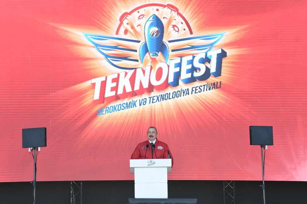 Президент Ильхам Алиев: Сегодня в Азербайджане праздничный день, он стал праздничным вдвойне в связи с тем, что вместе с нами находится Президент Реджеп Тайип Эрдоган