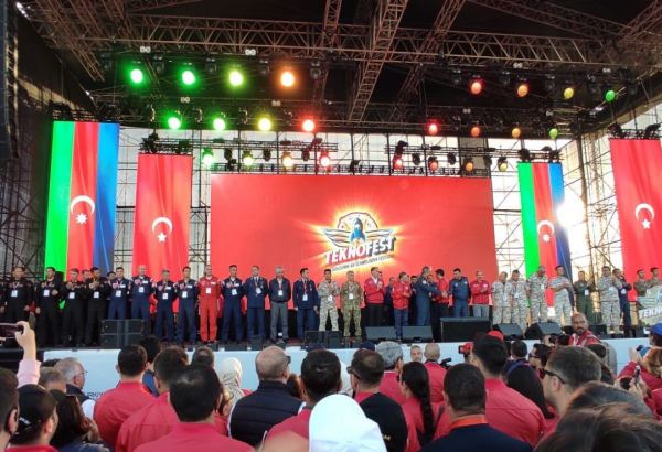 В Баку прошла церемония закрытия международного фестиваля авиации и космоса TEKNOFEST (ФОТО)