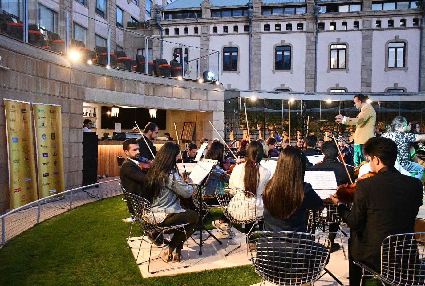 Великая музыка Бетховена под открытым небом вечернего Баку (ФОТО)
