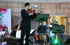 Великая музыка Бетховена под открытым небом вечернего Баку (ФОТО)