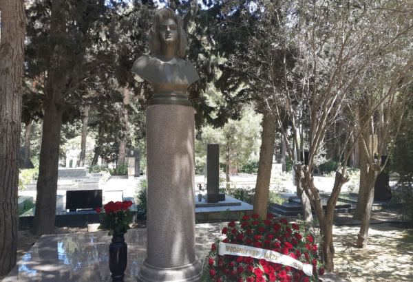 В Баку почтили память известной ханенде Сары Гадимовой (ФОТО)