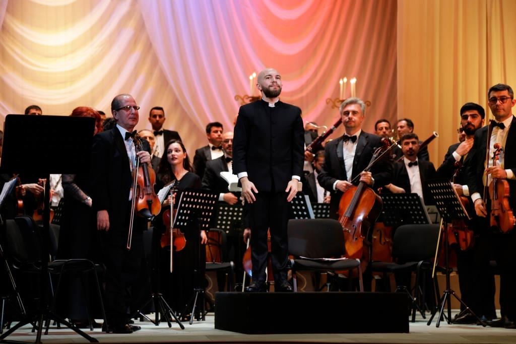 Она пленила красотой и тембром голоса… - юбилейный концерт Инары Бабаевой в Баку (ФОТО)
