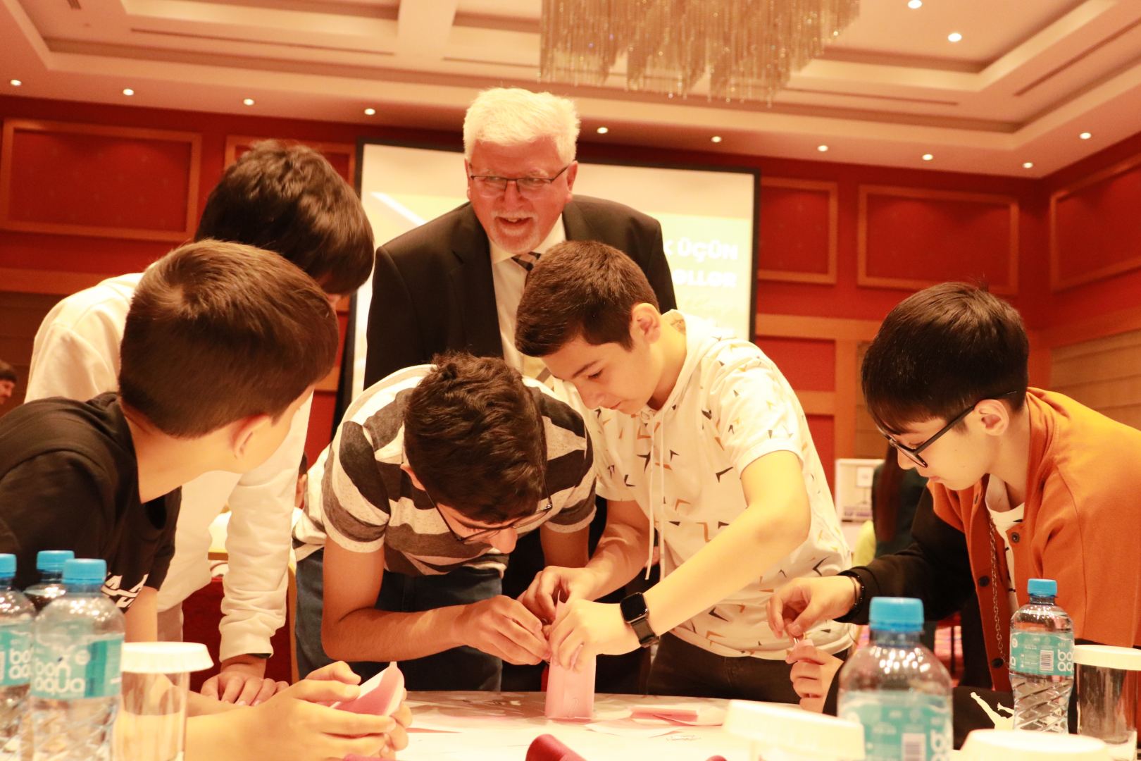 Entrepreneurial education as a part of extra-curricular classes in Azerbaijan (PHOTO)