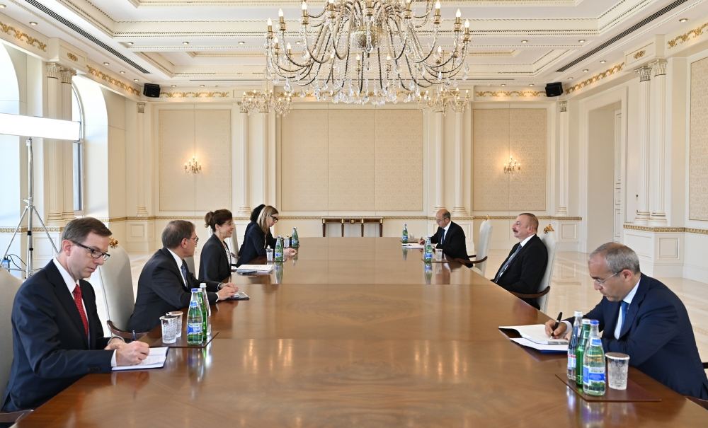 President Ilham Aliyev receives Deputy Assistant Secretary for Bureau of Energy Resources at US Department of State (VIDEO)
