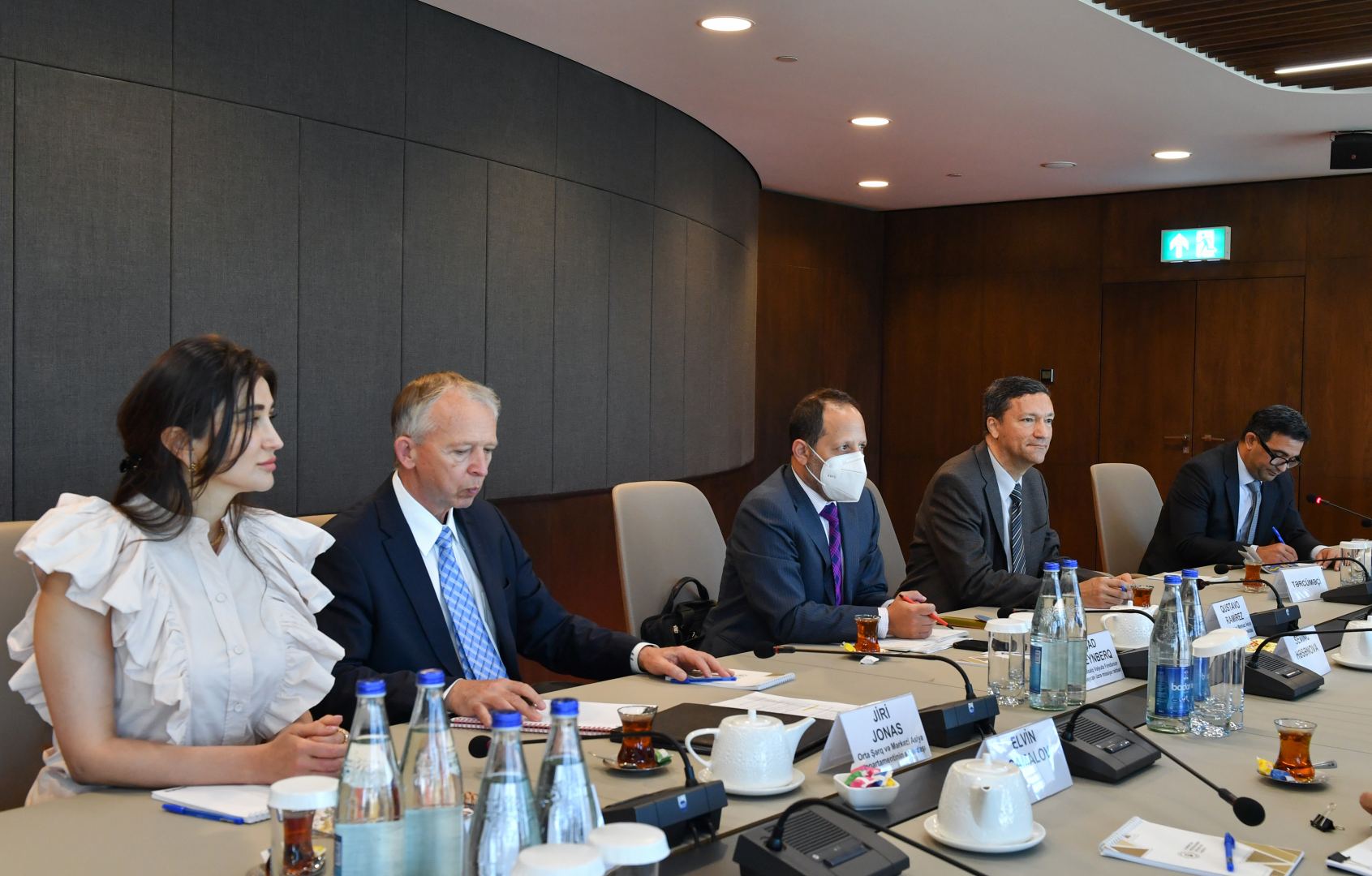 Минэкономики Азербайджана и МВФ обсудили стратегии экономического развития (ФОТО)