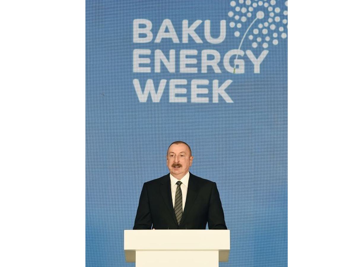 Президент Ильхам Алиев: Сегодня Азербайджан уже предоставляет другим странам важные транзитные возможности
