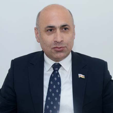Азер Бадамов