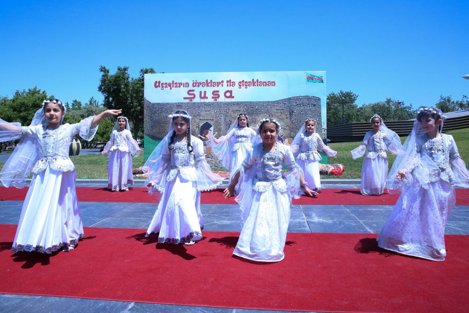 В Баку прошел фестиваль "Шуша - цветник детских сердец" (ФОТО)