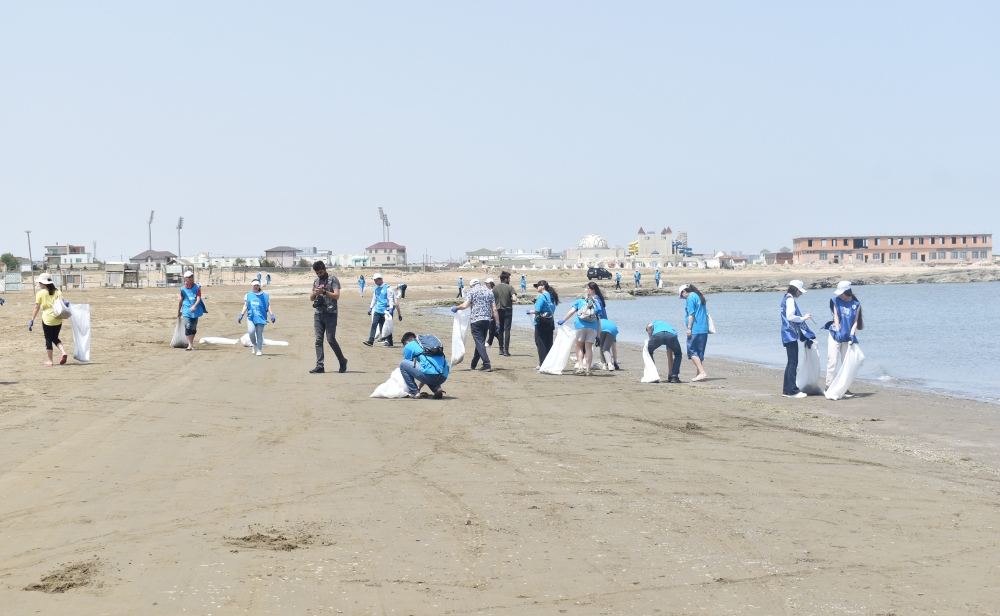 В Шувеляне прошла акция по очистке прибрежных территорий (ФОТО)
