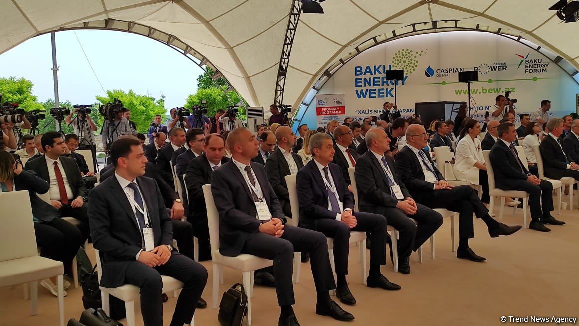 В Шуше проходит специальная сессия в рамках Бакинской энергетической недели (ФОТО)