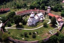 Из Азербайджана в Сербию – древние монастыри на лоне прекрасной природы  (ФОТО)