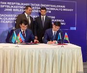 Azerbaijan and Kazakhstan sign number of documents on economic co-op (PHOTO)