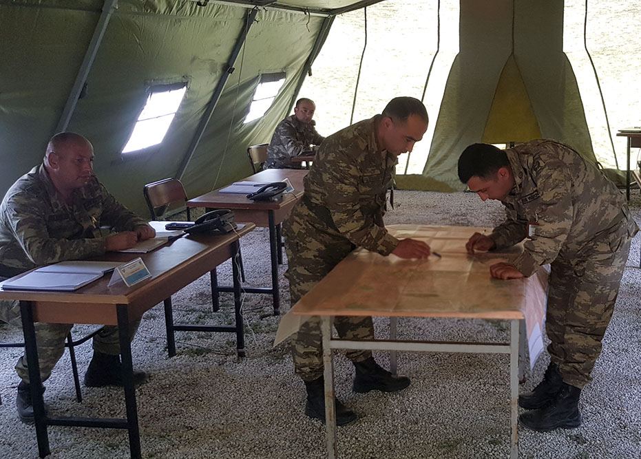 Azərbaycan Ordusunda döyüş atışlı intensiv taktiki təlimlər keçirilir (FOTO/VİDEO)