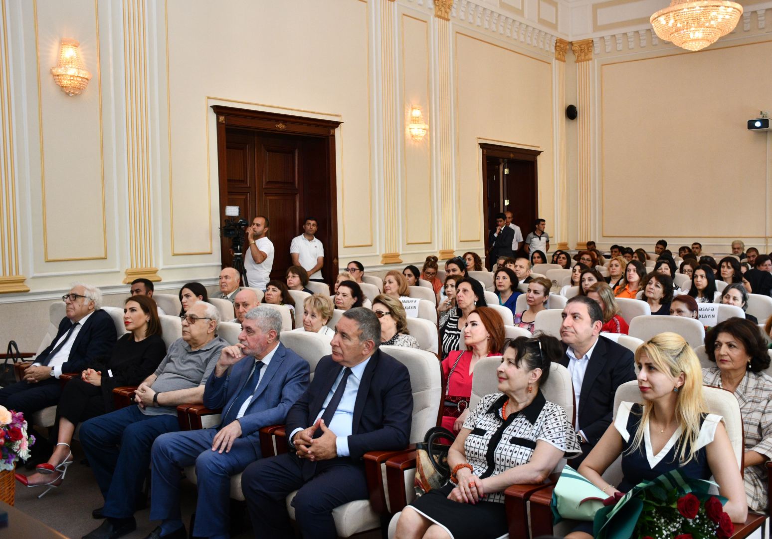 В Баку отметили юбилей Земфиры Сафаровой: "Что может быть желаннее для ученого!" (ФОТО)