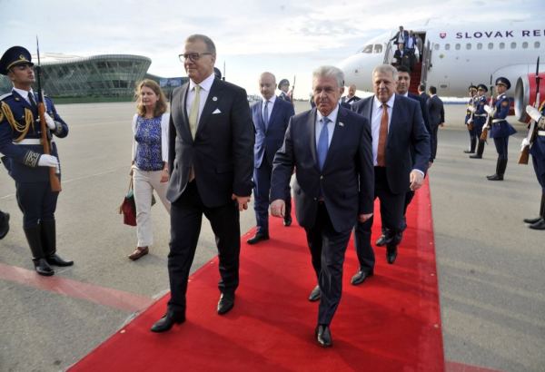 Председатель Национального совета Словакии прибыл в Азербайджан