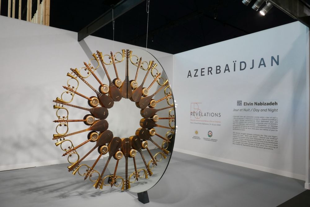 При поддержке Фонда Гейдара Алиева Азербайджан представлен на Международной биеннале Revelations в Париже (ФОТО)