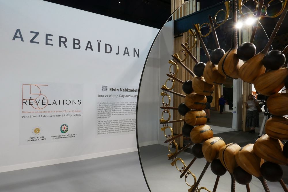 При поддержке Фонда Гейдара Алиева Азербайджан представлен на Международной биеннале Revelations в Париже (ФОТО)