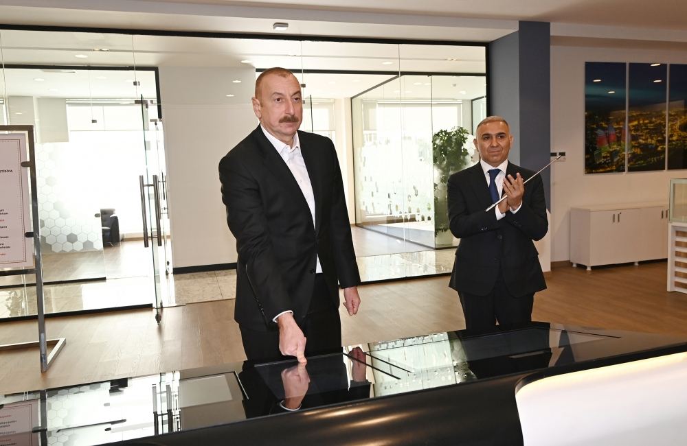 Президент Ильхам Алиев принял участие в открытии в Баку новой электроподстанции и Главного центра цифрового управления сетями (ФОТО/ВИДЕО)