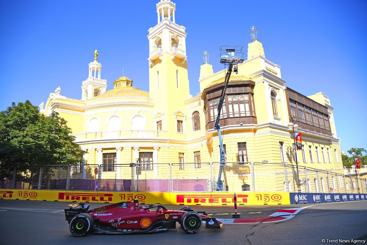 First practice session of F-1 drivers in Baku wraps up (PHOTO)