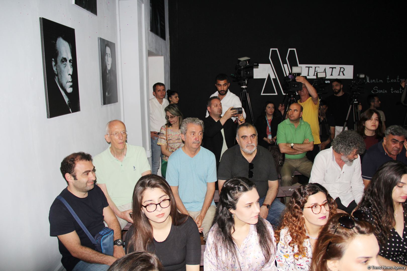 В Баку состоялось открытие независимого M. Teatr с участием известных актеров (ФОТО)