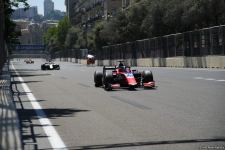 На Гран-при Азербайджана «Формулы-1» начались свободные заезды (ФОТО)