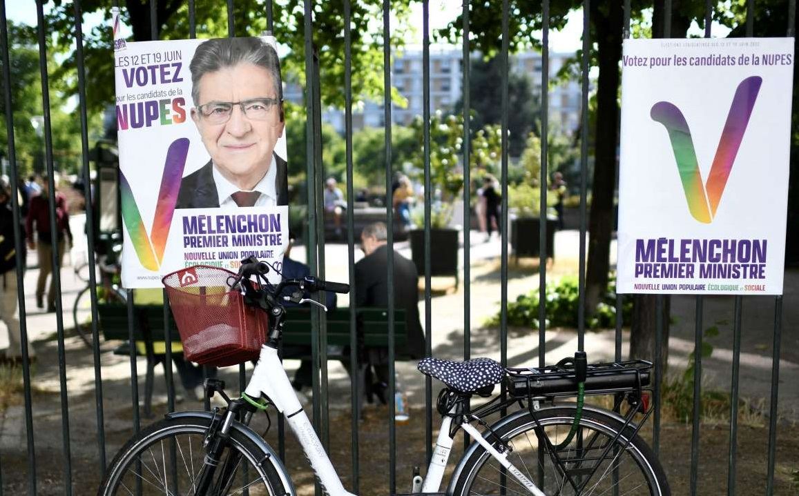 Названы предварительные результаты первого тура парламентских выборов во Франции