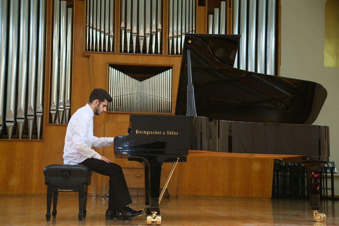 В Бакинской музыкальной академии состоялось открытие бюста Ференца Листа (ФОТО)
