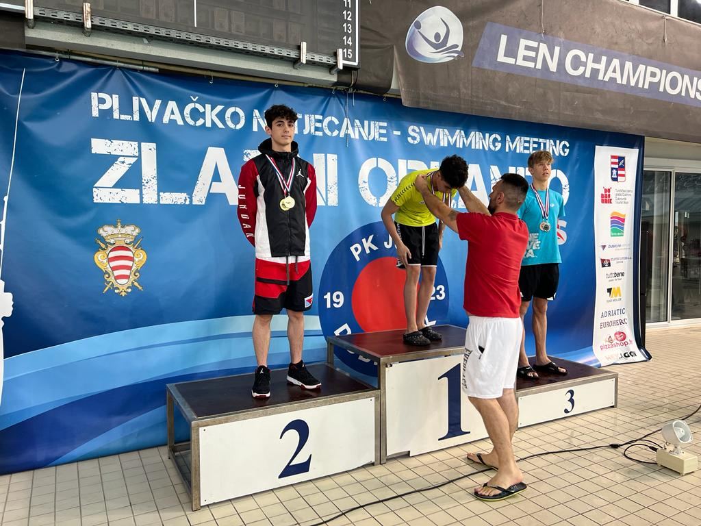 Azərbaycan üzgüçüləri Xorvatiyada 27 medal qazanıb (FOTO)