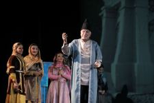 Дочь последнего карабахского хана – в Баку состоялась премьера спектакля о Хуршидбану Натаван (ФОТО)