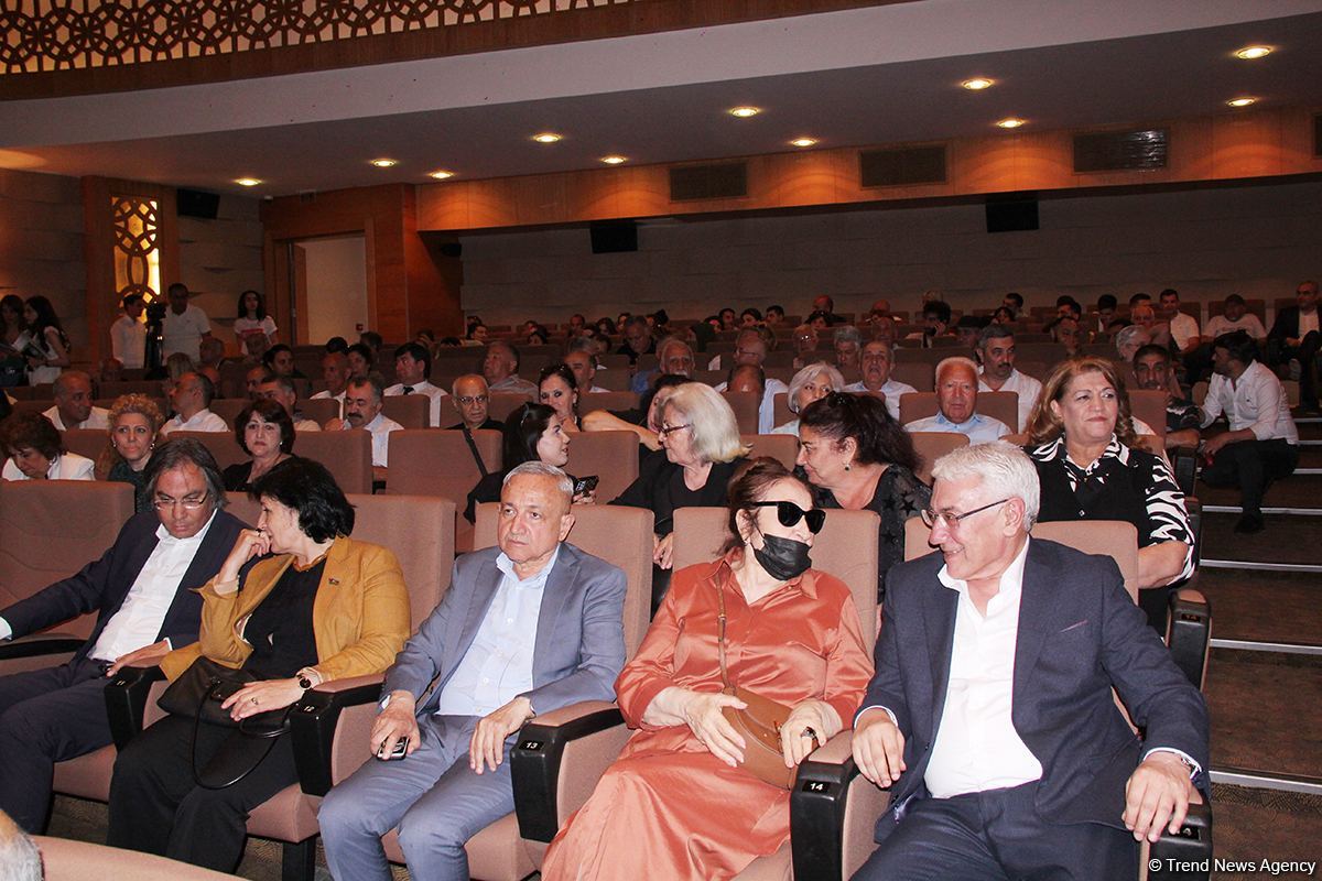 В Баку состоялась презентация фильма Аяза Салаева "Земля" об изгнании  азербайджанцев из Армении (ВИДЕО, ФОТО)